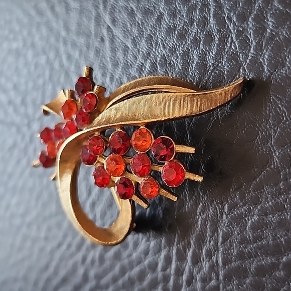 VTG Gold and Red Floral Brooch - Picture 2 of 8